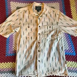 Men’s Woolrich Short Sleeve Button Up Size  S